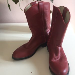 NEW. Justin boots. red leather western boots
